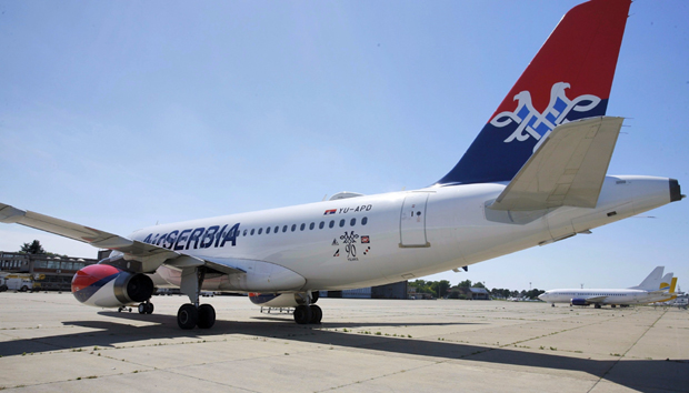 Авион Ер Србије вратио из Братиславе 145 наших грађана